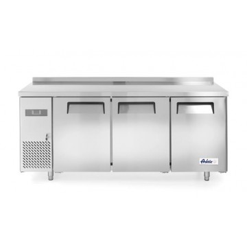 Stół chłodniczy Kitchen Line 3-drzwiowy z agregatem bocznym, linia 600
